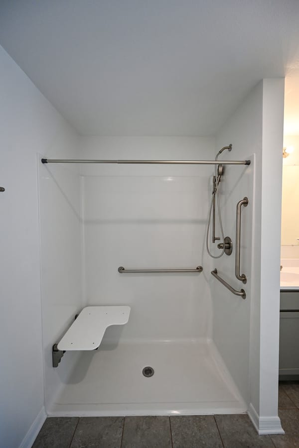 20260330_RibbonCuttingResilientSRQ_330_SD