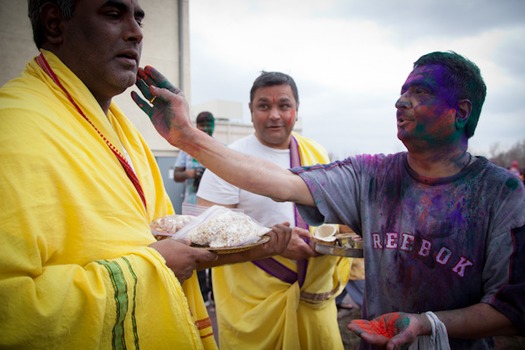 thumbRNS-HOLI-COLORS033113-3