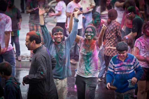 thumbRNS-HOLI-COLORS033113-2