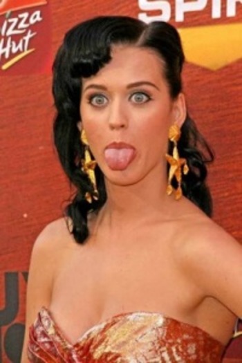 katyperrytongue_3001