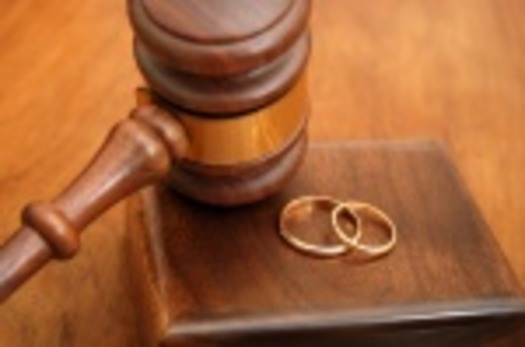 gavel_and_wedding_rings_1501