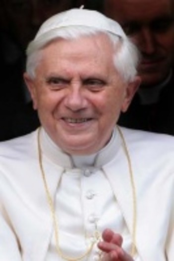 popebenedictxvi2_2001