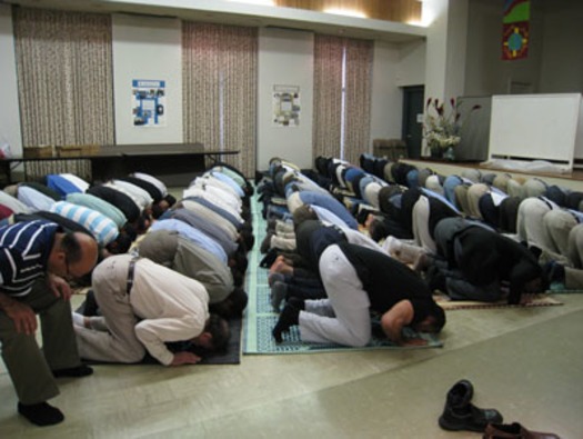 RNS MUSLIMS PRAY