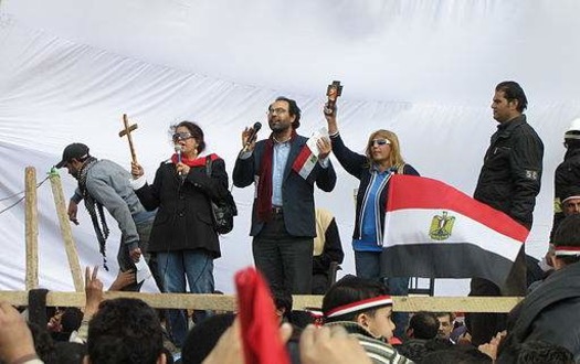 Copts_praying_in_Tahrir