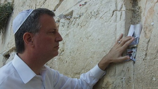 Bill_de_Blasio_2011_at_Western_Wall