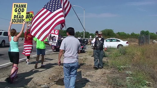 512px-Westboro_Baptist_Church_protesters_and_Patriot_Guard_Riders