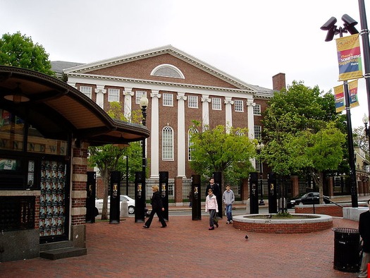 800px-Cambridge_Harvard_Square