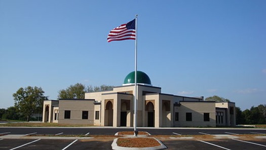 512px-Islamic_Center_of_Murfreesboro_with_flag