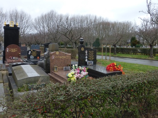 Hi resolution version of RNS-FRANCE-BURIAL031114a.jpg
