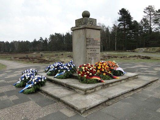 Jewish_Memorial_at_Bergen-Belsen