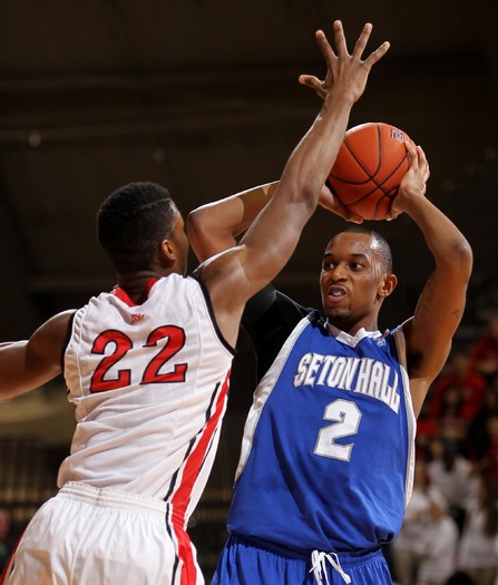 Hi resolution version of RNS-CATHOLIC-HOOPS040913a.jpg