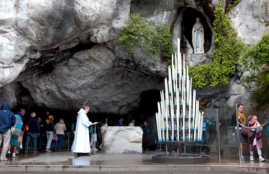 lourdes_grotto_2