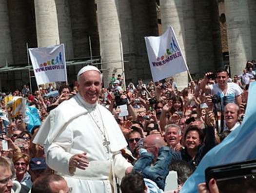 Francis_among_the_people_at_St._Peters_Square_-_12_May_2013