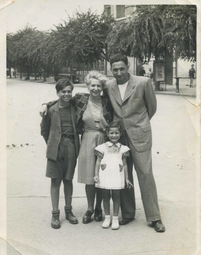 PRINT Ruth Ebenstein and family