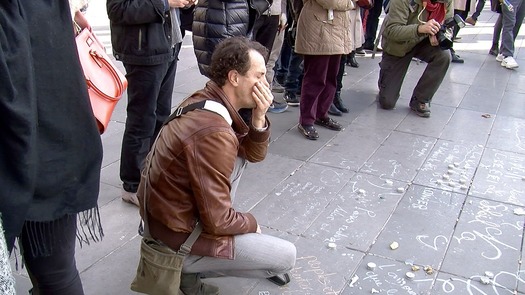 PRINT mourning victims Paris