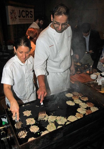 LATKES2014-Chef-Alon-Shaya