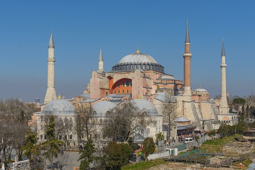 1024px-Hagia_Sophia_Mars_2013