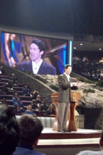 400pxjoel_osteen_at_lakewood_church_300