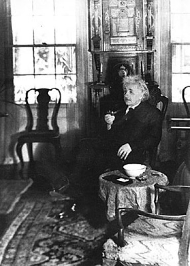 NNS EINSTEIN HOUSE.JPG