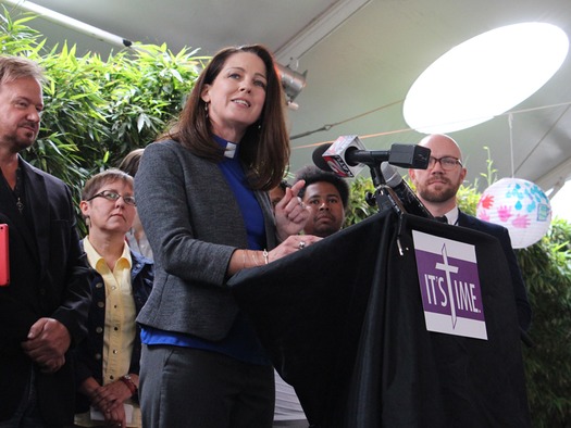 RNS-UMC-LGBT051716