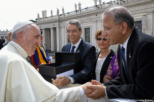 Rotary-President-KR-Ravindran-meeting-Pope-Francis