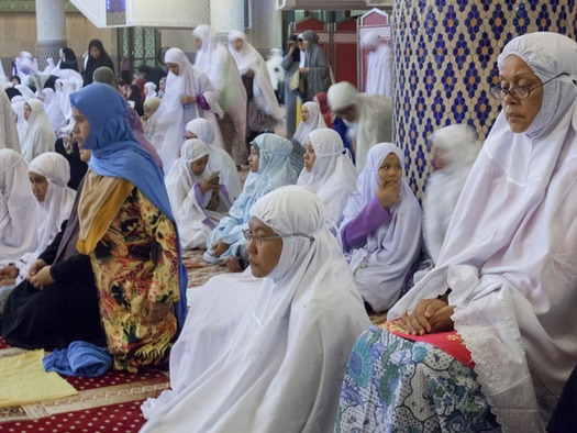 web Ramadan month begins in Malaysia