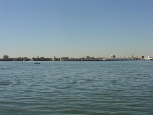 Charleston_skyline_from_Charleston_Harbor