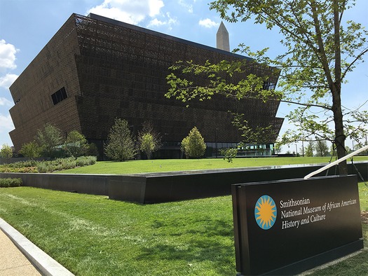 thumbRNS-MUSEUM-NMAAHC090116