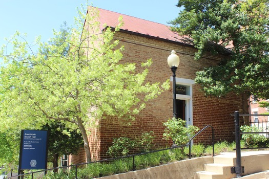 PRINT RNS-GEORGETOWN-SLAVERY11 041817