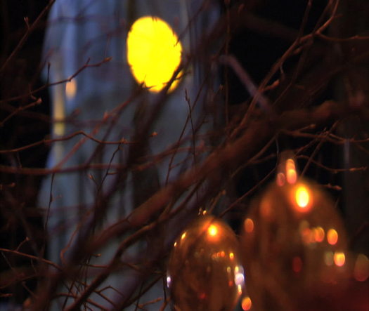 Holiday Lights pan to City Hall