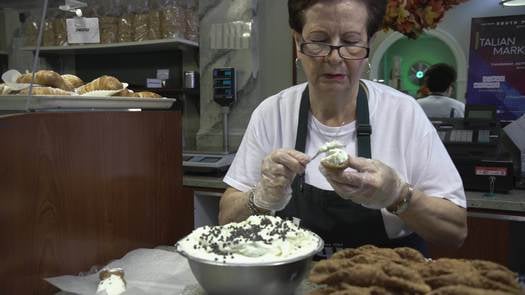 Isgro Pastries stuffing cannoli