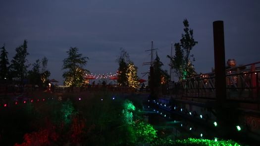 Spruce Street Harbor Park