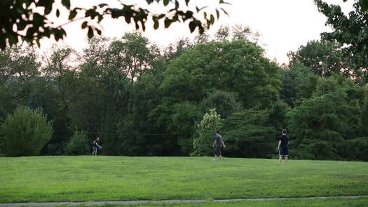 Gorgas Park, Manayunk people playing frisbee