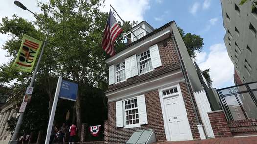 Betsy Ross House sidewalk exterior