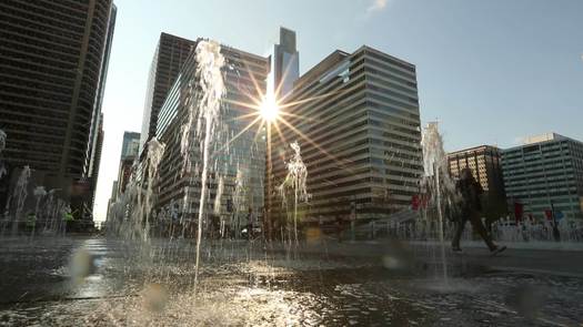 Dilworth Park fountain, sun flare