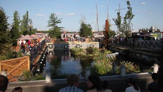 Spruce Street Harbor Park