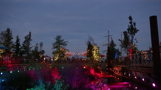 Spruce Street Harbor Park