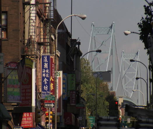 Benjamin Franklin Bridge Towers from Chinatown, pre-2017