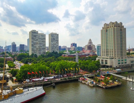 Spruce Street Harbor Park