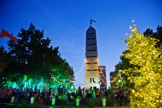 Spruce Street Harbor Park