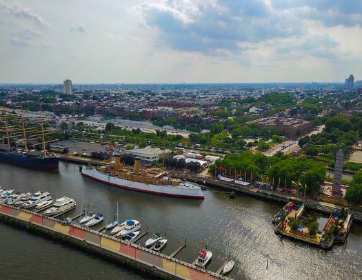 Spruce Street Harbor Park