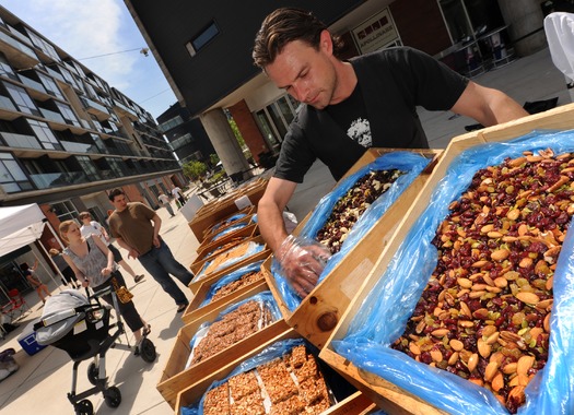 Farmers' Market, Piazza at Schmidts