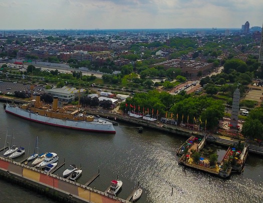 Spruce Street Harbor Park
