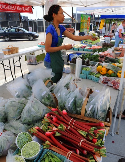 Farmers' Market, Piazza at Schmidts