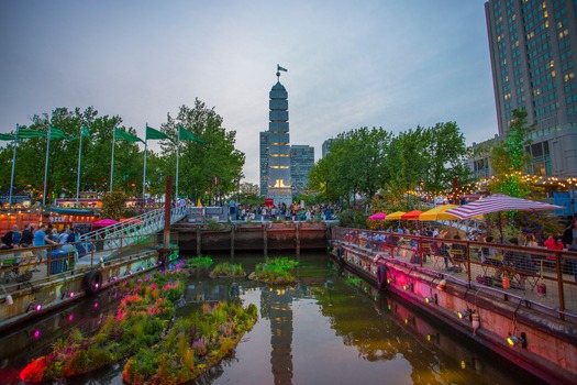 Spruce Street Harbor Park