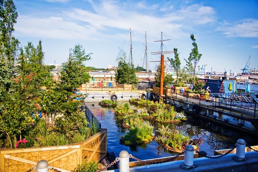 Spruce Street Harbor Park
