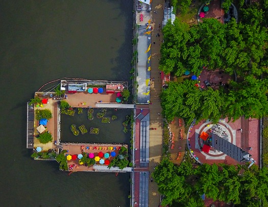 Spruce Street Harbor Park