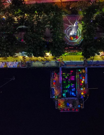 Spruce Street Harbor Park