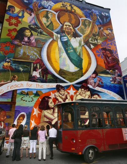 Mural Arts TourMural Arts Tours