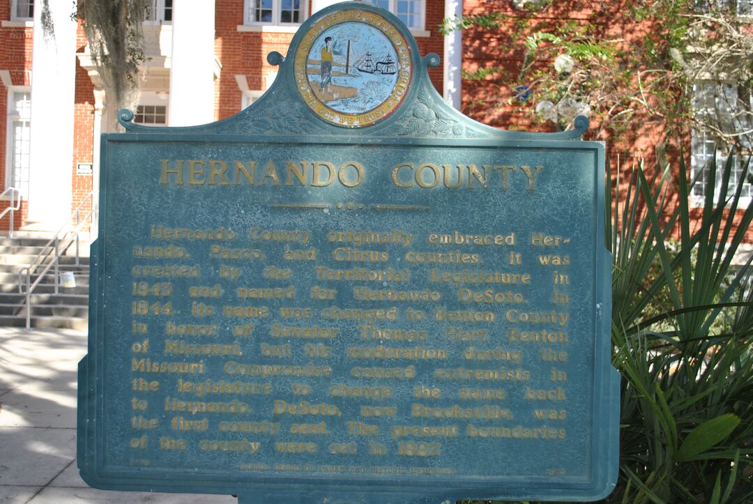 Historic marker - County Courthouse